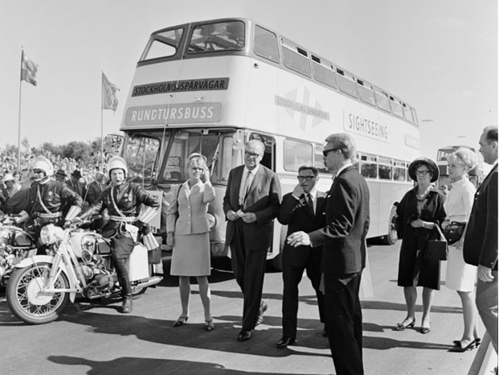 Dåvarande Statsminister Tage Erlander vid Essingeledens invigning 1966. Foto: Stockholmskällan/Spårvägsmuséet.