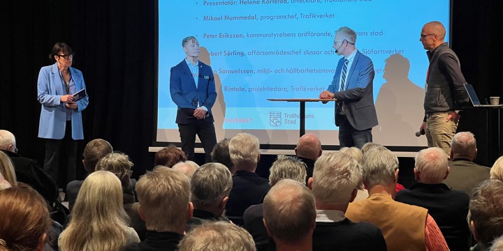 Helena Kortered, Robert Sörling, Peter Eriksson och Mikael Nummedal på scenen.