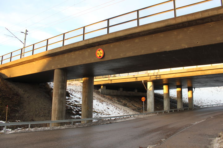 Järnvägsbron och E4-bron över Fridhemsgatan