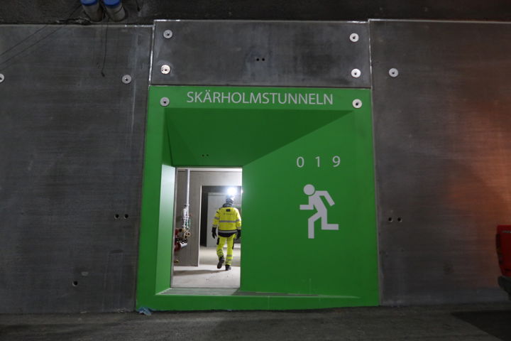 Ingång till utrymningsväg i Skärholmstunneln
