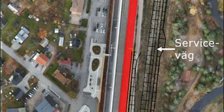 Bilden visar planerna med ny plattform, förlängd plattform, serviceväg och ramp till nya plattformen från gångvägen vid Mjösundsvägen.