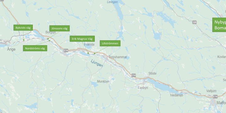 kartbild över Mittbanan samt E14 mellan Ånge och Sundsvall med markerade järnvägsövergångar som får bomanläggningar.