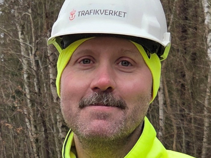 Det är ett allvarligt problem. Vi har en samhällsviktig infrastruktur som ska fungera för alla som reser på våra vägar. När den utsätts för stöld och skadegörelse får det stora konsekvenser både för trafikanter och för samhällets resurser, säger Johan Backegårdh, projektledare infrasystem på underhåll i västra regionen.