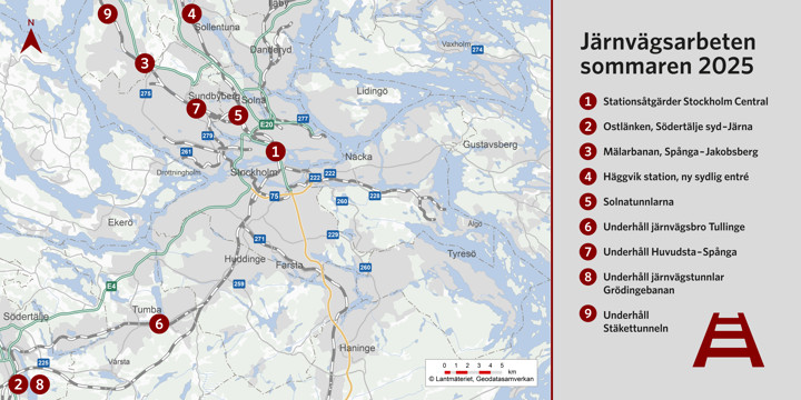 Karta över Stockholms län med röda cirklar som markerar platser nära järnvägssträckor där arbeten sker i sommar.
