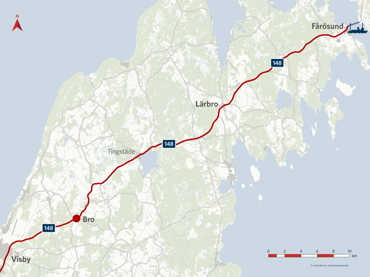 Karta som visar väg 148 mellan Visby och Fårösund. Orten Bro är markerad med en röd punkt..