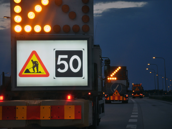 En så kallad TMA bil som ska skydda vägarbetare och trafikanter vid vägarbeten.